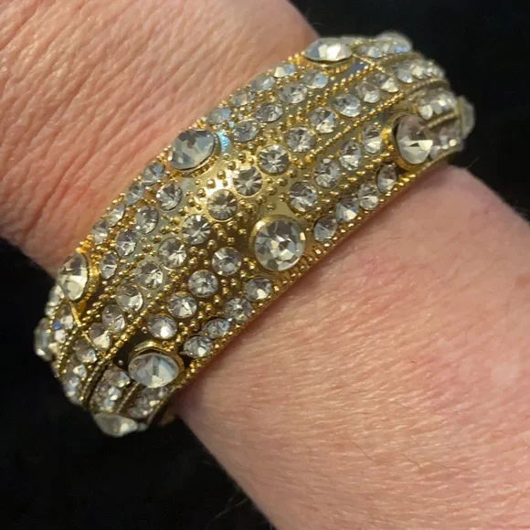 VINTAGE Super Sparkly Gold Cuff Bracelet - Picture 2 of 4